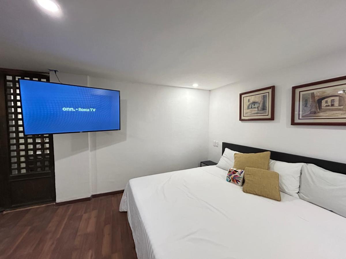 Lindas Suites Eugenio Sue Mexico City Exterior photo